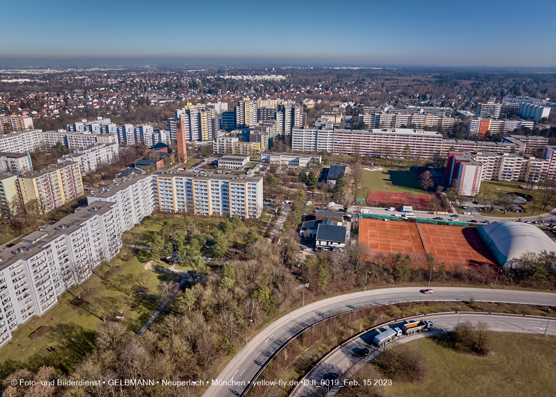 15.02.2023 - Marx-Zentrum und Wohnanlage Karl-Marx-Ring in Neuperlach